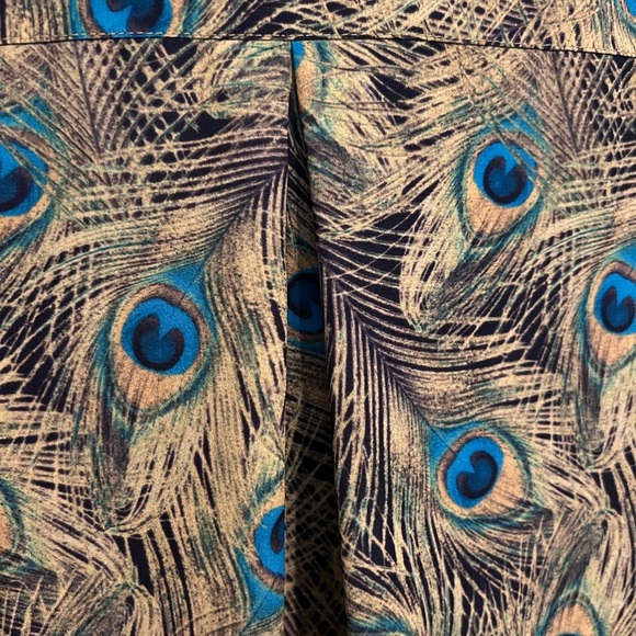 The Limited Women's Peacock Feather Print Blouse. Size M - Picture 7 of 7